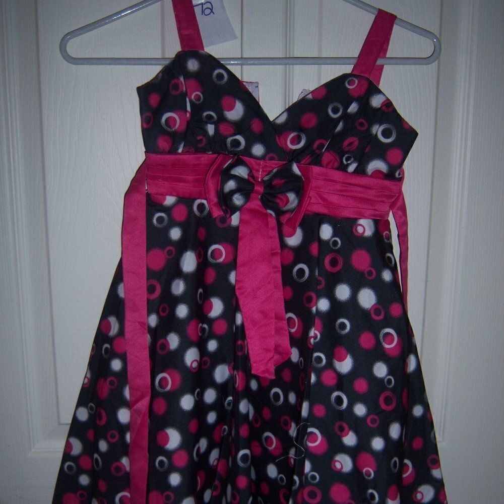 New Classic Fashion Party Dress, Size 5, T8
